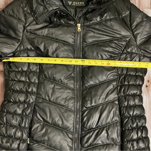 Guess puffer winter jacket size XL. - Picture 5 of 6